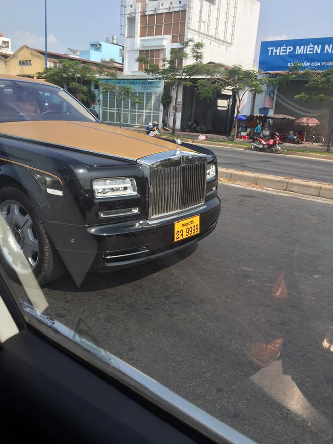 1463564731.bat gap rollsroyce phantom series ii bien lao tren duong sai gon Rolls Royce Phantom Series II biển Lào vô tình xuất hiện ở Việt Nam.